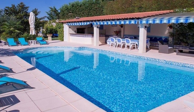 Detached villa with forest views, 6km from St Martin d'Ardeche.