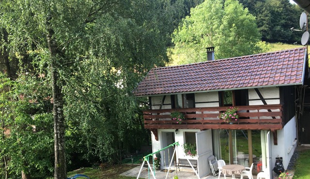 Detached house in a property on the banks of the Mossig