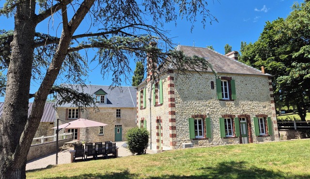 Detached holiday home with open views! Near beach, forest and activities.