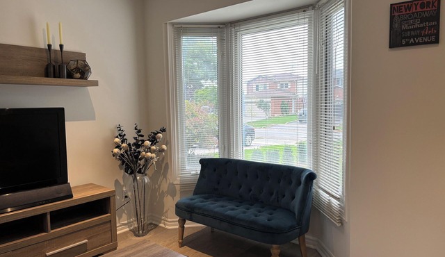 Detached Home –FIFA Toronto & Niagara Falls trip-Walk to Parks,Trails&Pool