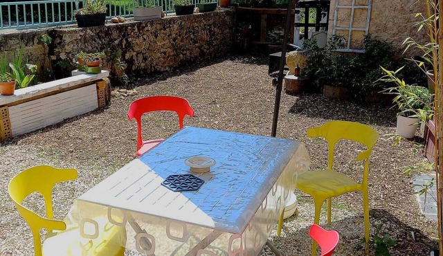 Detached house in Dordogne, Périgord Vert, swimming pool and fireplace depending on season