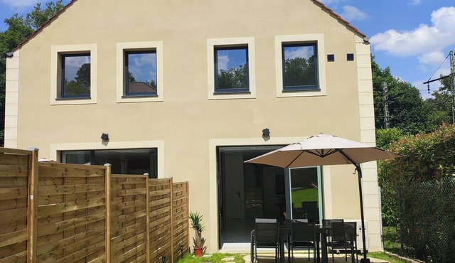 Detached house 10 kilometers from Versailles and Paris