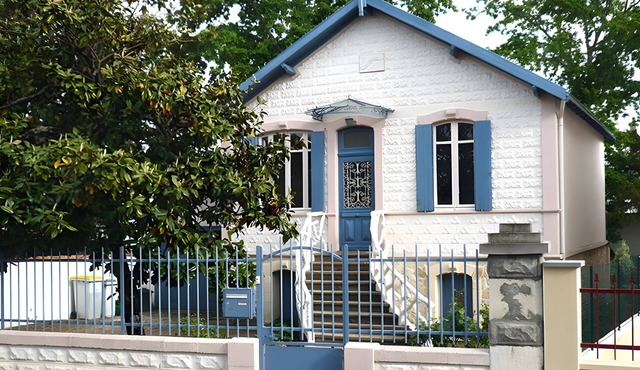 Detached House, 4 Bedrooms, 100m from Beach, Enclosed Garden