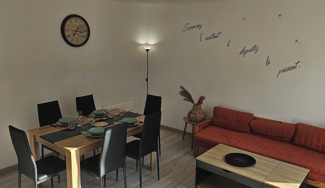 Detached house 5min from town center