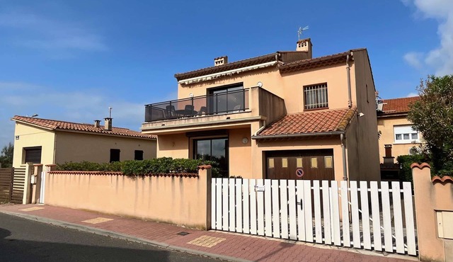 Detached house at only 50m from the sea, 4 bedrooms, for 10 people, at Portiragnes plage