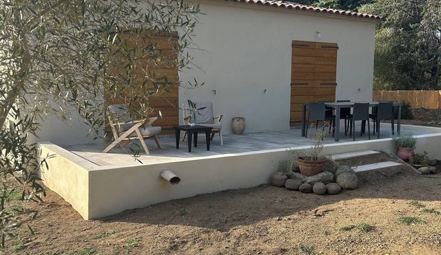 Detached house (casetta) between sea and countryside