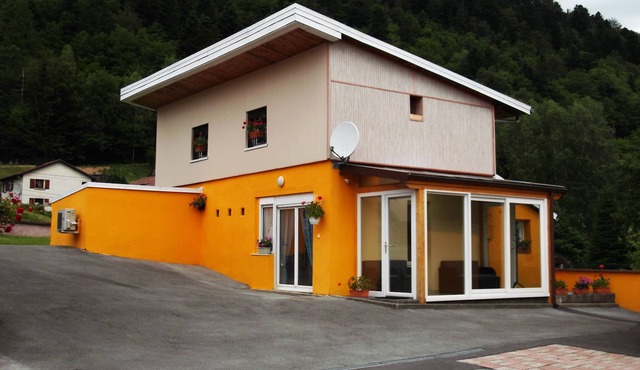 Detached house "Chez Jean-Yves" with veranda and garage