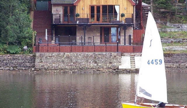 Detached House Directly on Rudyard Lake, Staffordshire Moorlands