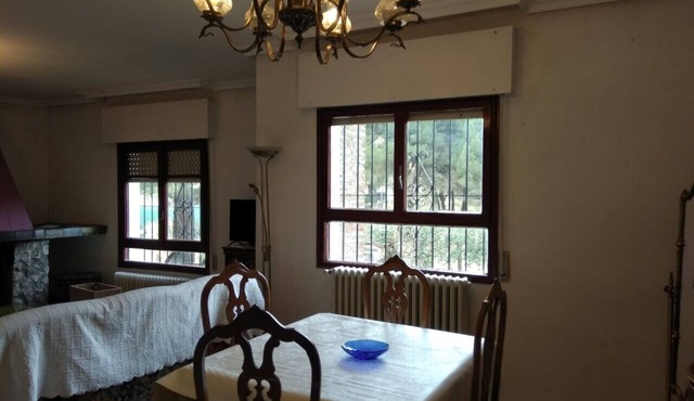Detached house 8 km from Valladolid. Tranquility, surrounded by pine trees.