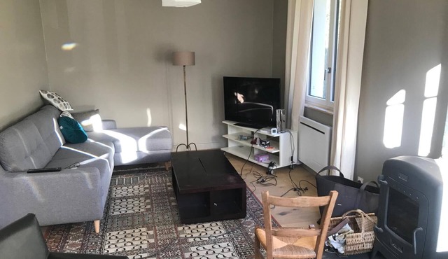 Detached house for 6/8 people in a quiet location facing the mountains