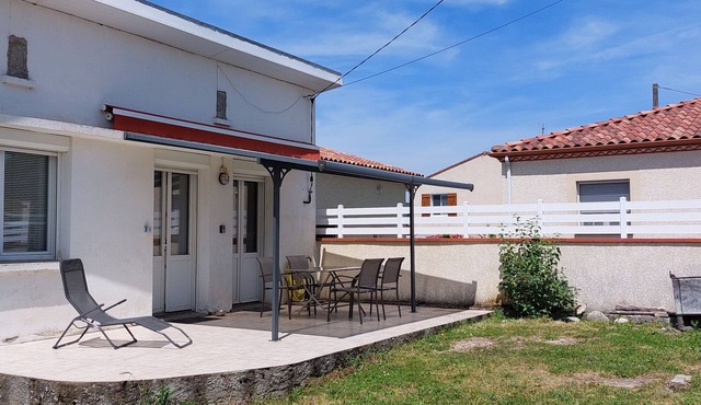 Detached house with garden, quiet location