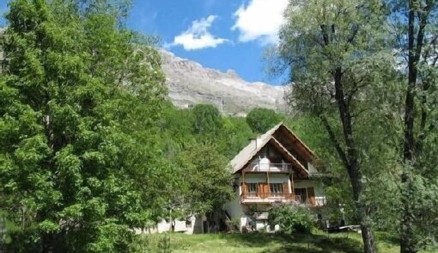 Detached house of character-Spacious-Pelvoux- Hautes Alpes