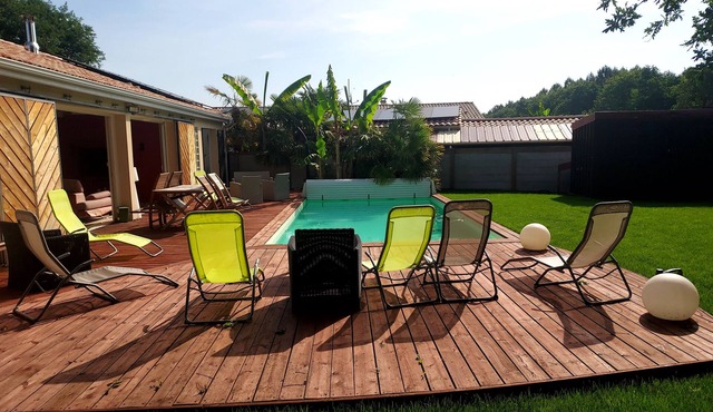 Detached house, heated pool, near beach, lake and forest