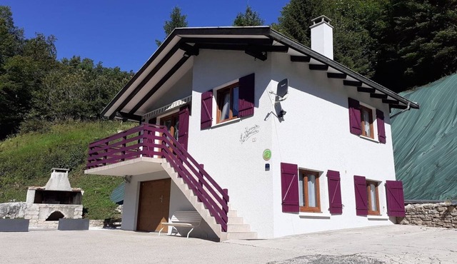 Detached house ideal for fishing