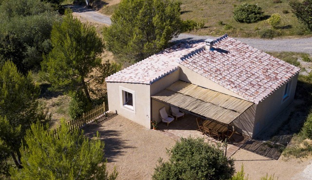 Detached house in picturesque hamlet between sea and mountain