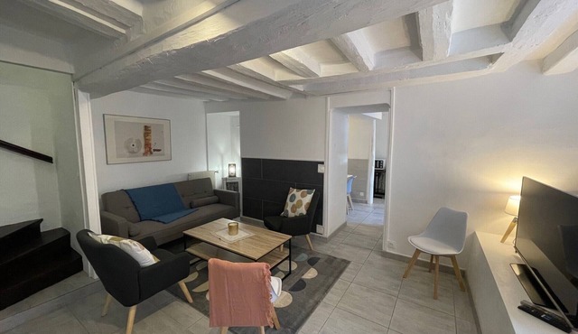 Detached house in quiet village on the edge of the Seine and Fontainebleau forest.