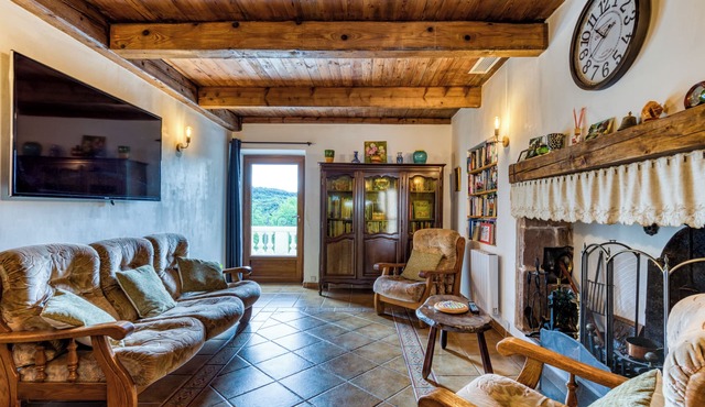 Detached house in the countryside - 2 terraces - 2.5 km from Lac du Salagou