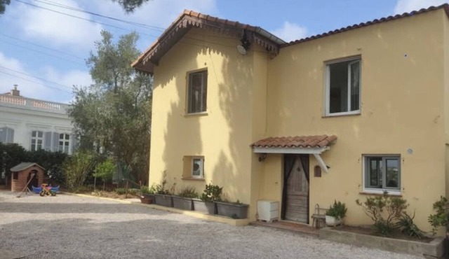 Detached house in the hills above Nice, parking. 15mn from town center/beach