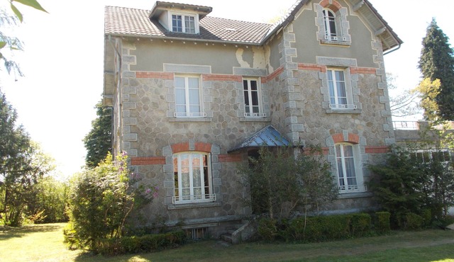 Detached house in the village of Siran (Cantal) Villa of 140 m²