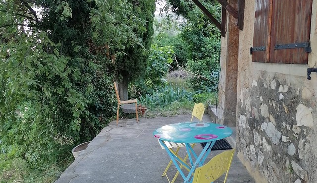 Detached house on the heights of Grasse with sea view.