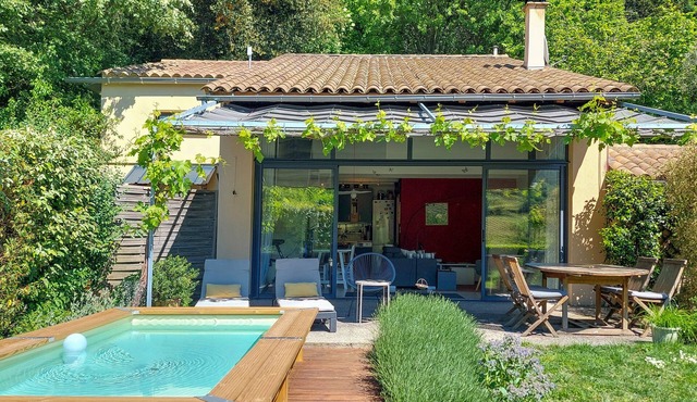 Detached house, quiet, beautiful garden, mini pool, Drôme provençale, 2 Pers