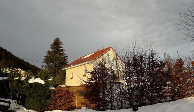 Detached house sleeps 6 3 bedrooms / 2 shower rooms near resorts