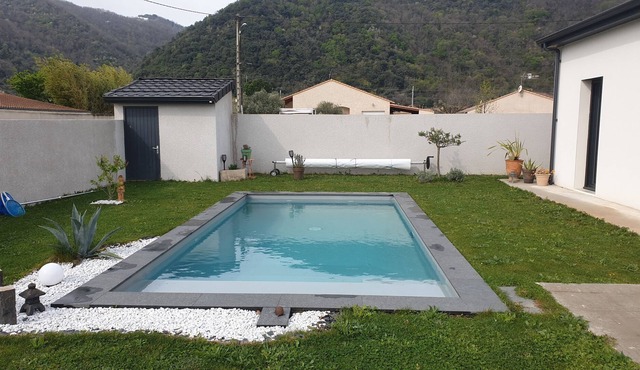 detached house, swimming pool, quiet