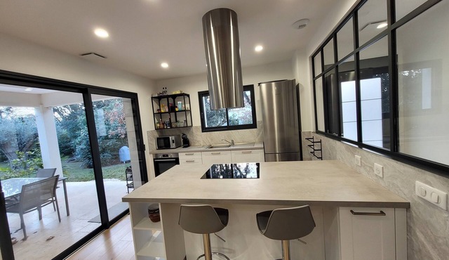 Detached house with swimming pool, Uzès nearby,