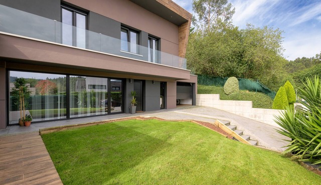 Detached House with Landscape Views and Charm in the Heart of the Basque Country
