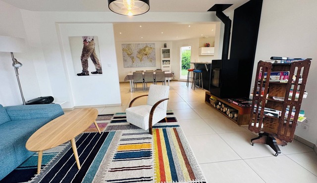 Detached house with panoramic terrace at Lake Chalain