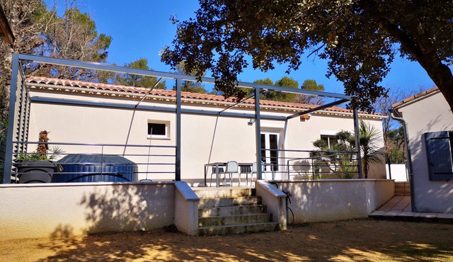 Detached house with private jacuzzi