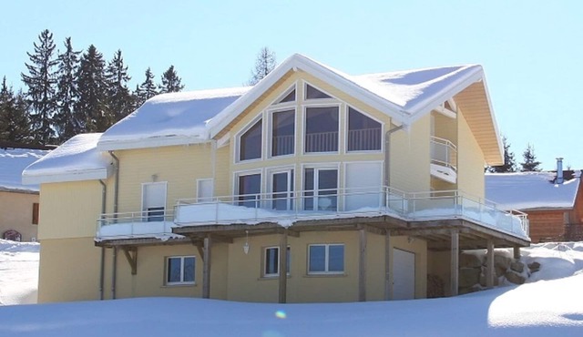 Detached house with unobstructed view of Les Rousses.