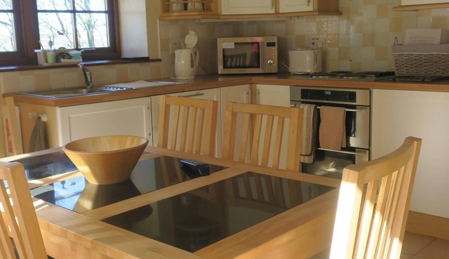 Detached Renovated Cottage in woodland location.