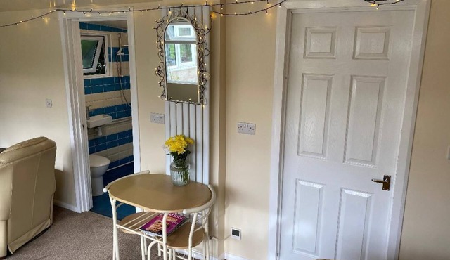 Detached Romantic Studio near Sherwood Forest. Dog and Disabled Friendly