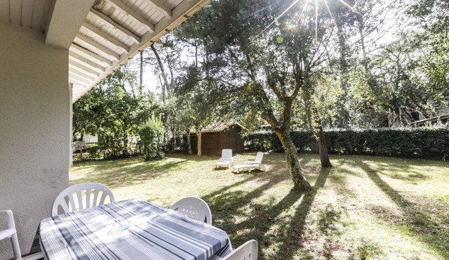 Detached single-storey house close to the Estagnots beach in Seignosse, where.