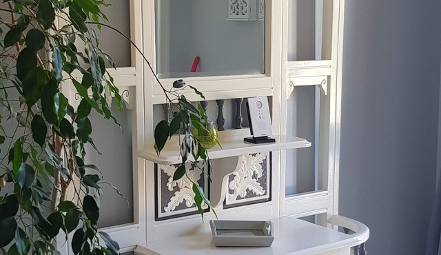 Detached single-storey house with private courtyard