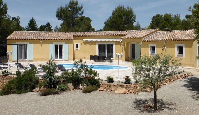 Detached spacious villa with private heated pool, near the Gorges du Verdon