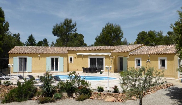 Detached spacious villa with private heated pool near the Gorges du Verdon