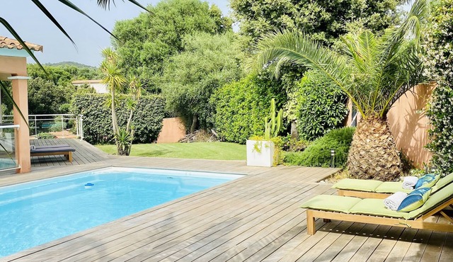 DETACHED UPSTAIRS VILLA WITH PRIVATE POOL AND GARDEN