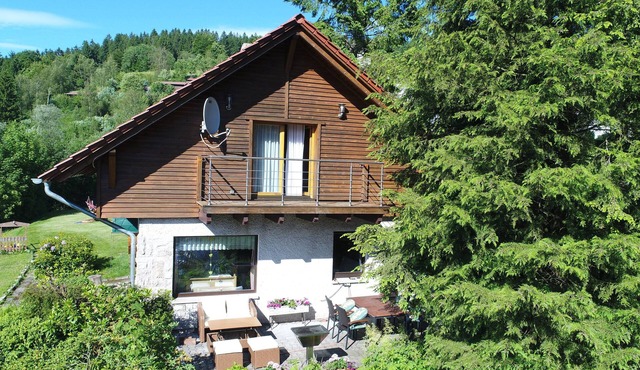 Detached vacation home with sauna and whirlpool for individual use in Thüringen