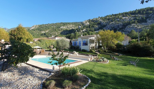 Detached villa, 1500sqm garden landscape, picturesque view, pool 10x5m