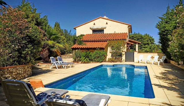 Detached Villa - spacious 1st floor apartment. Swimming pool with large terrace