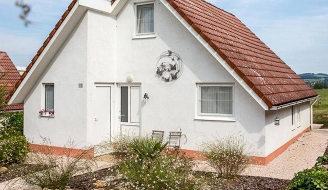 Detached villa on child-friendly holiday park