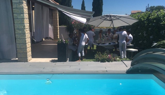 Detached villa with garden, private swimming pool and pétanque court