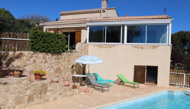 Detached villa, dominant, 4 bedrooms, 3 stars