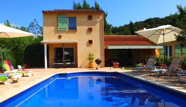 Detached Villa in beautiful, rural location, private pool, full air con, Céret 4 km, Med 30 mins