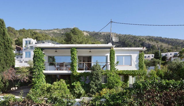 Detached villa with views