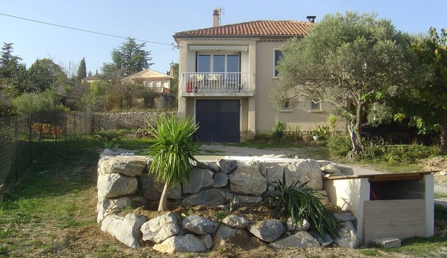 Detached villa with pool and garden