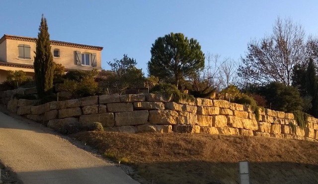 detached villa with SPA and breathtaking view of the Pyrenees