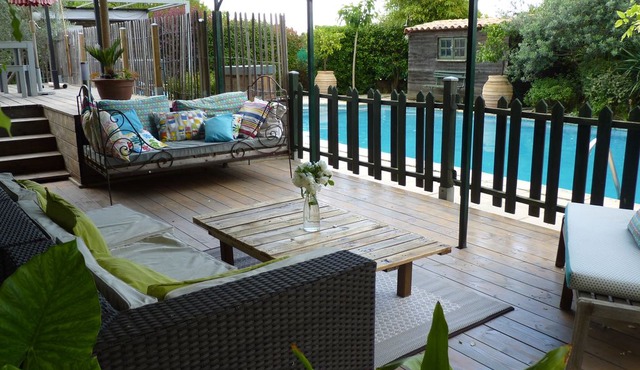 Detached villa with swimming pool and children's playground near the sea and Montpellier